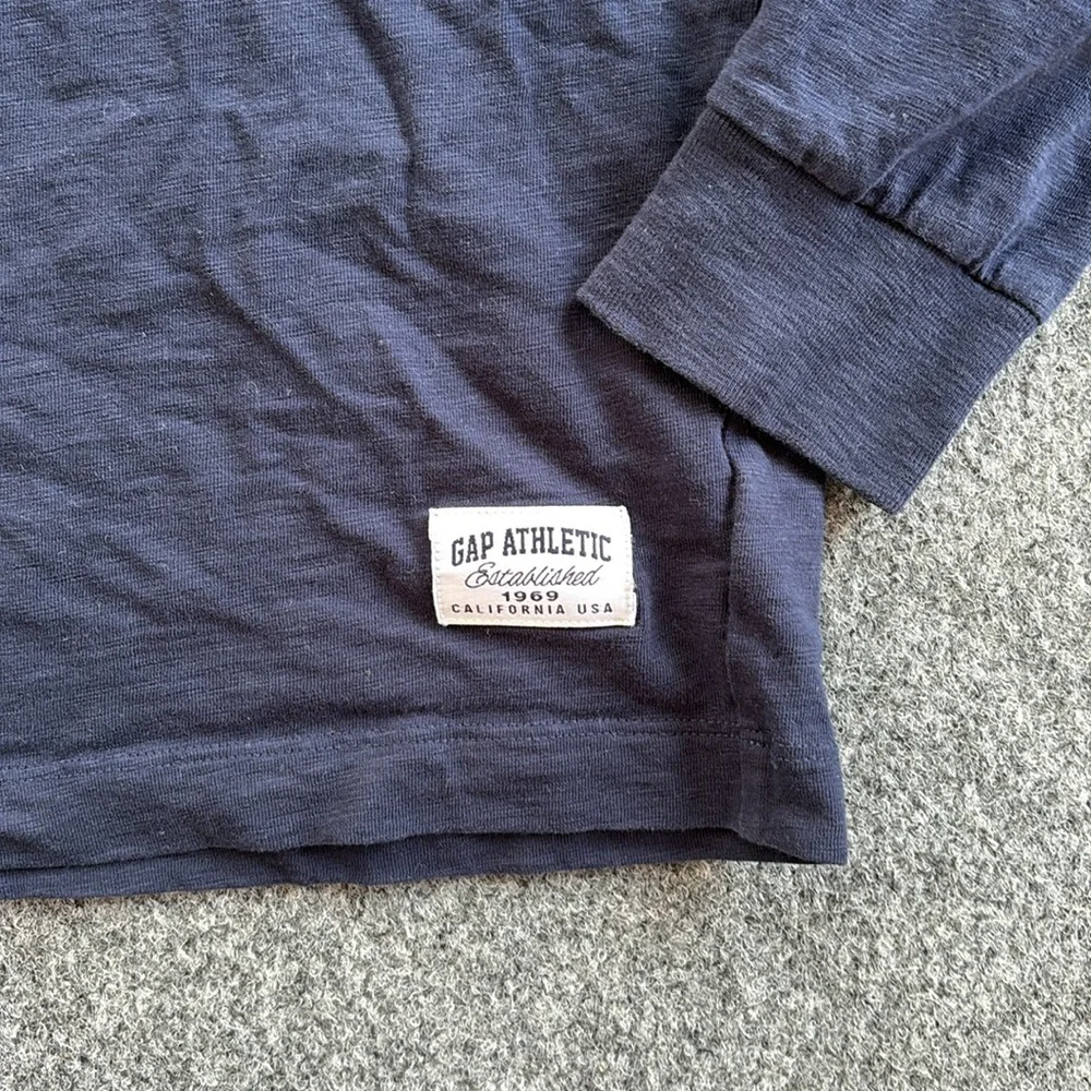 GAP Navy and Rust Long Sleeve Kids Tee - Size Medium (8)